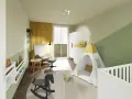 Ein gemütliches Kinderzimmer mit Spielzelt, Schaukelpferd und Bücherregalen. Die Wände sind zweifarbig gestrichen, was tolle kinderzimmer streichen motive ergibt.