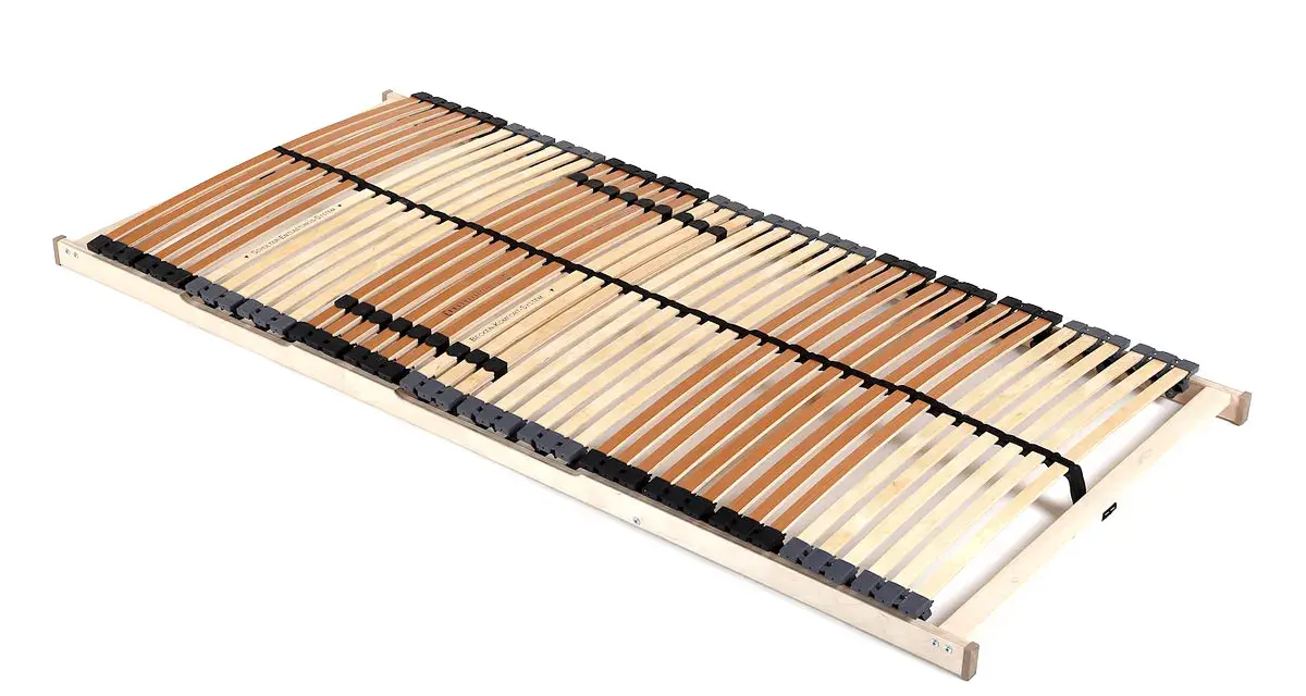 Flexibler Lattenrost 140x200 aus Holz mit verstellbaren Zonen für optimalen Liegekomfort.